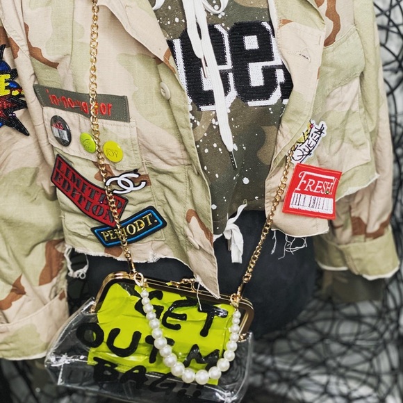 Get Out My Bag!! - Picture 5 of 5